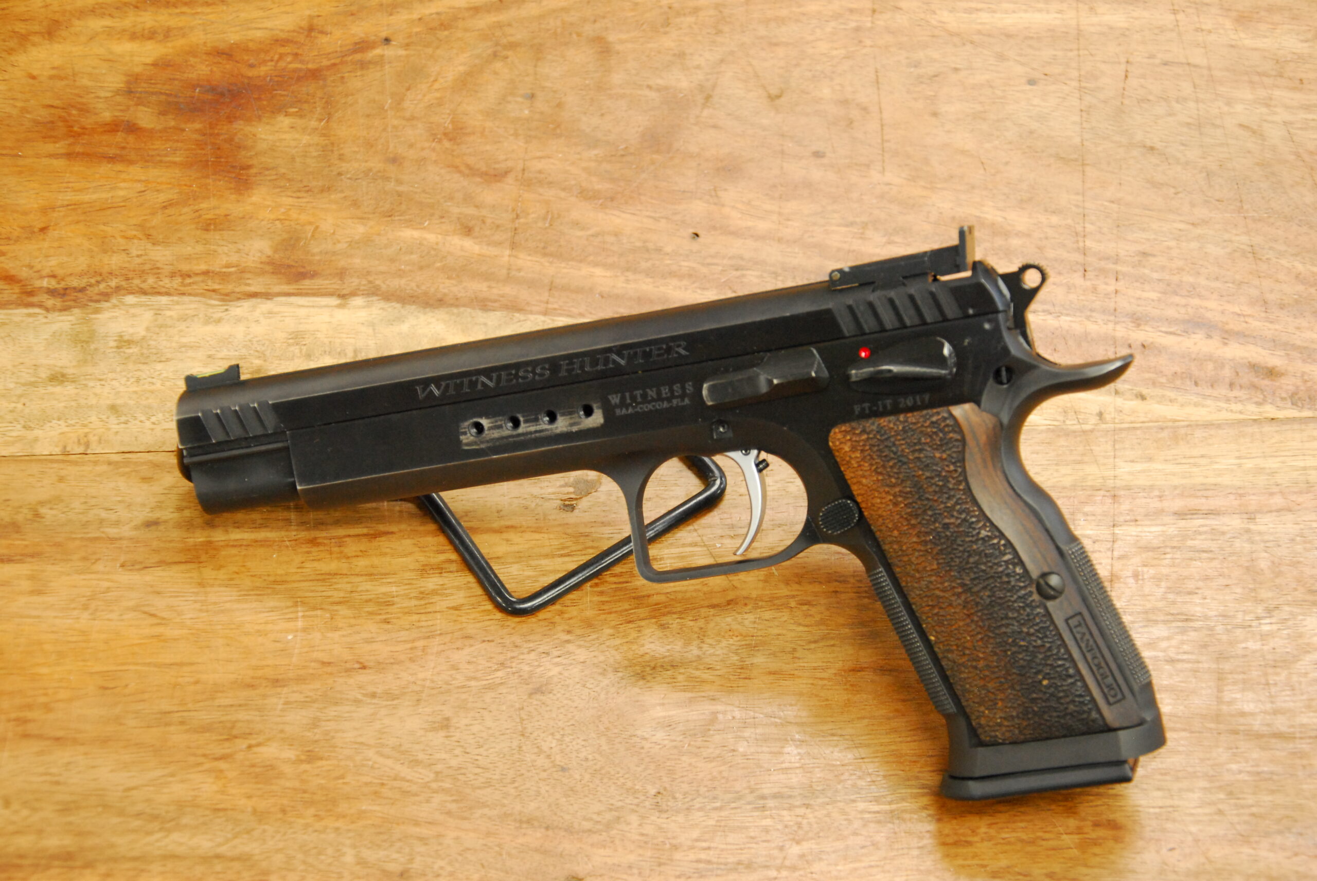 19 p. Tanfoglio p19l. Tanfoglio witness. Tanfoglio модель p19l. Танфолио Сток 3 пистолет.