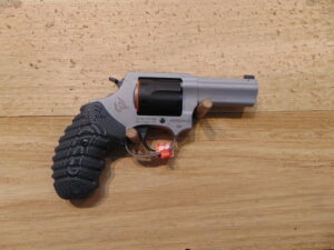 Taurus M856 Defender (VZ Grips) .38Spl