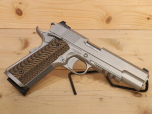 DAN WESSON Specialist 9x19mm