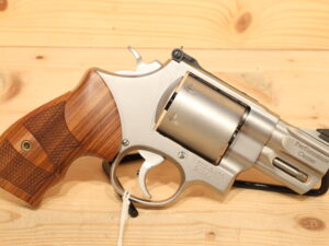 Smith & Wesson - S&W 629-6 44 MAGNUM