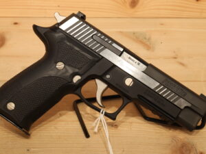 SIG SAUER P226 Elite Equinox 9x19mm [CLEARANCE]
