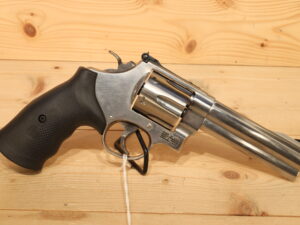 Smith & Wesson - S&W 629-6 .44 MAGNUM