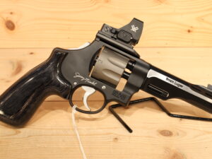 Smith & Wesson 327 WR 9x19mm