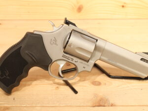 TAURUS 44 .44 mag