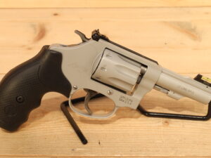 Smith & Wesson - S&W M317 22LR