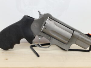 TAURUS The Judge Public Defender .45LC/410GA