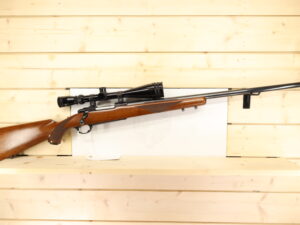 RUGER M77 220SWIFT