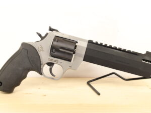 TAURUS RAGING HUNTER .44Mag