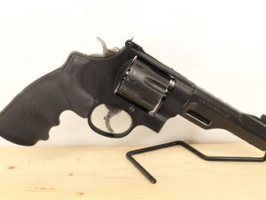 Smith & Wesson - S&W 327 357MAG