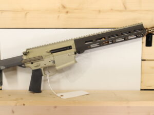 Q LLC Boombox 8.6BLK (NFA - purchasable IN STORE only)