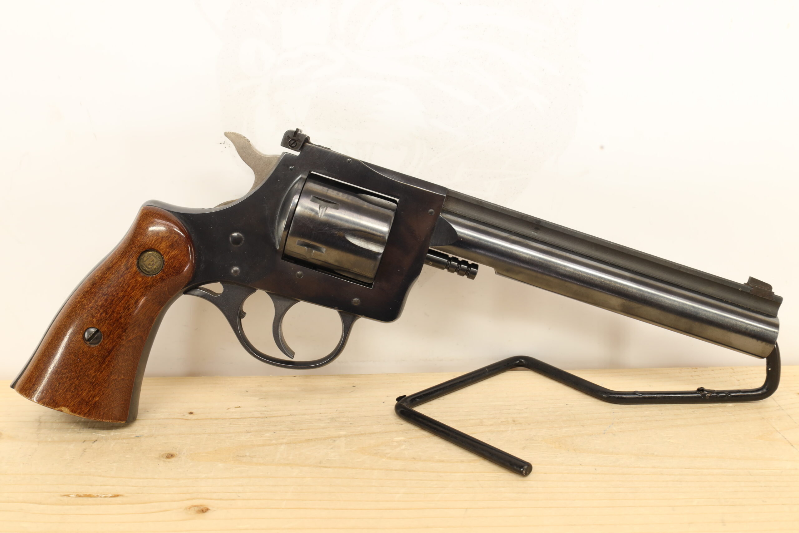 NEW ENGLAND FIREARMS 22R 22WMR