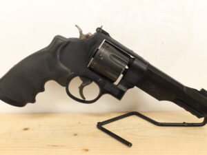 Smith & Wesson - S&W 327 357 MAG